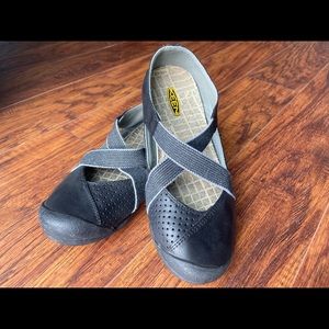 Black Leather Keen Shoes Women’s 6.5
